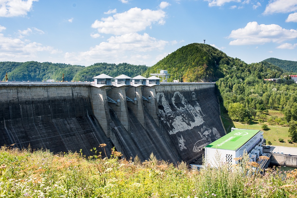 Zapora w Solinie – jedna z największych atrakcji w Bieszczadach